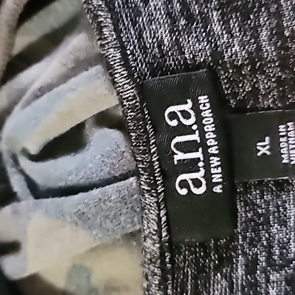 Women - Picture 3 of 3